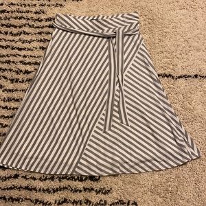 DKNY midi skirt size Medium